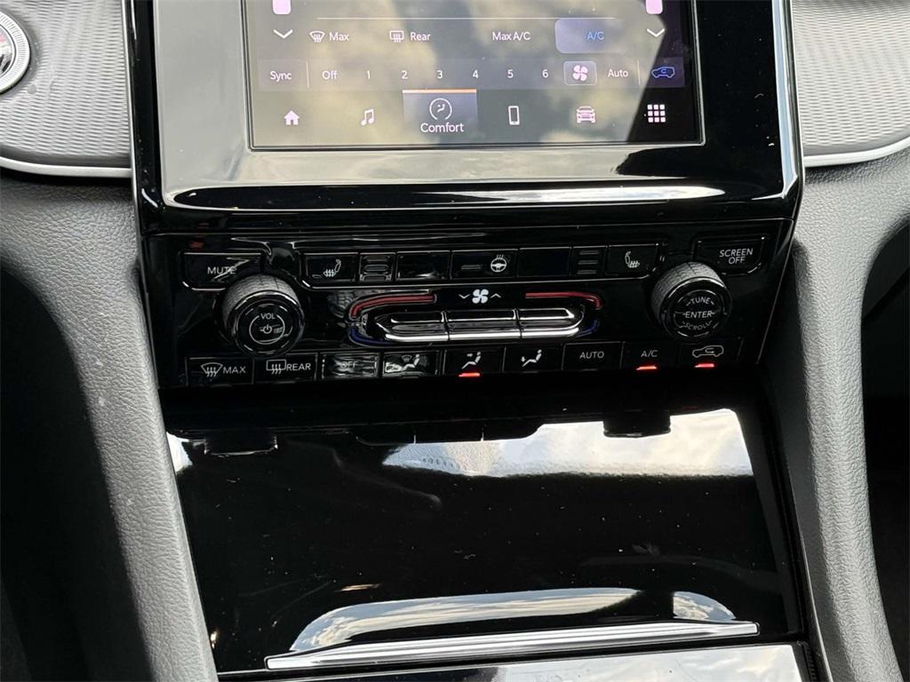 new 2025 Jeep Grand Cherokee L car, priced at $42,916