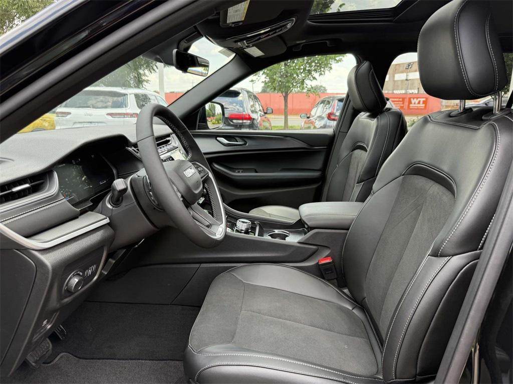 new 2025 Jeep Grand Cherokee L car, priced at $42,916
