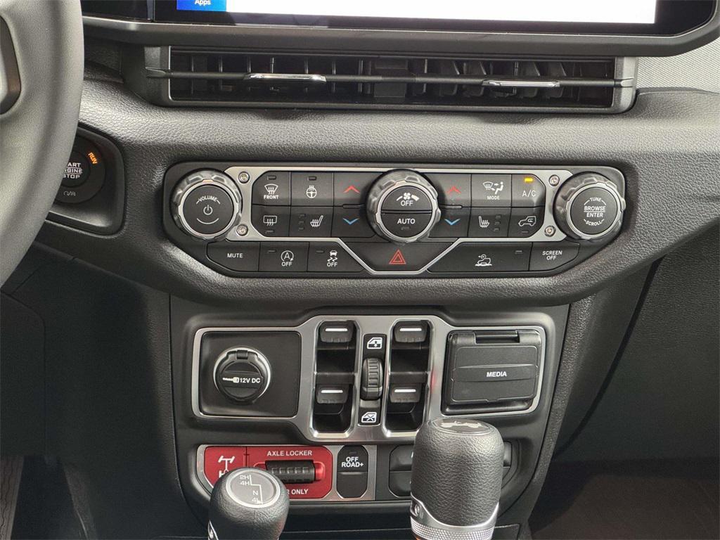 new 2025 Jeep Wrangler car, priced at $48,384