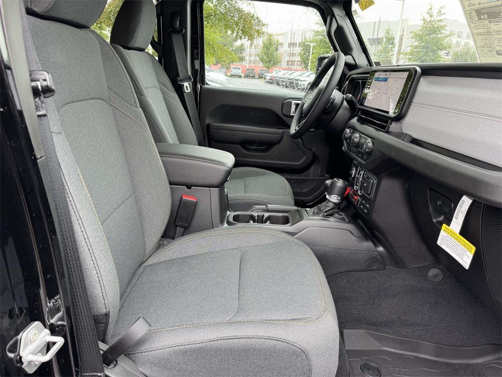 new 2025 Jeep Wrangler car, priced at $48,384