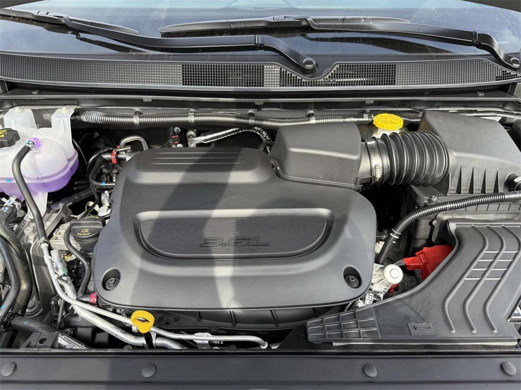 new 2025 Chrysler Pacifica car, priced at $52,225