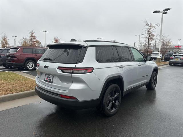 new 2024 Jeep Grand Cherokee L car, priced at $42,605