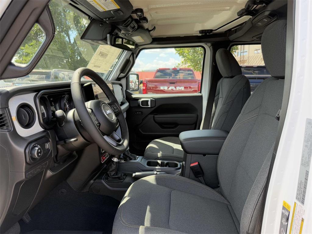 new 2025 Jeep Gladiator car, priced at $44,747