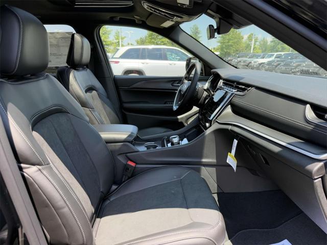 new 2025 Jeep Grand Cherokee car, priced at $39,185