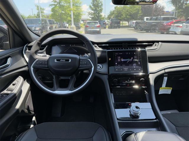new 2025 Jeep Grand Cherokee car, priced at $39,185