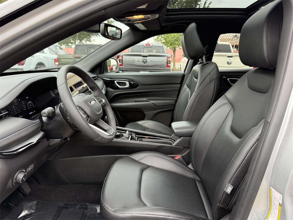 used 2025 Jeep Compass car, priced at $28,000