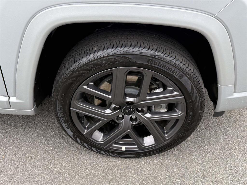 used 2025 Jeep Compass car, priced at $28,000