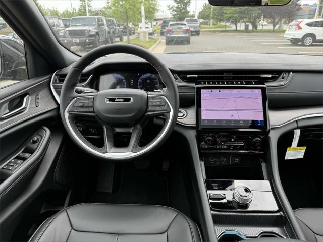 new 2025 Jeep Grand Cherokee car, priced at $41,427