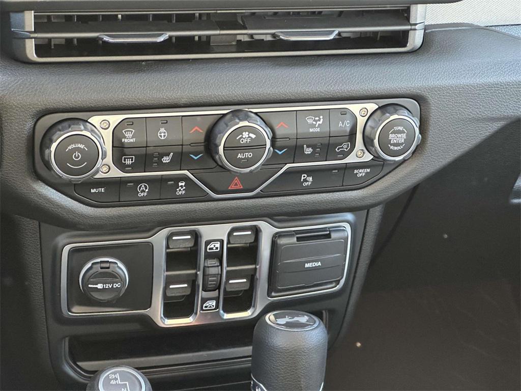 new 2025 Jeep Wrangler car, priced at $43,448