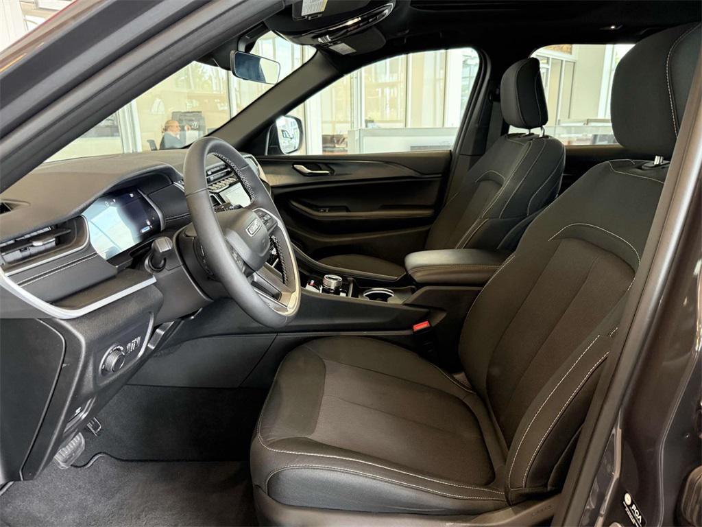 used 2025 Jeep Grand Cherokee car, priced at $36,500