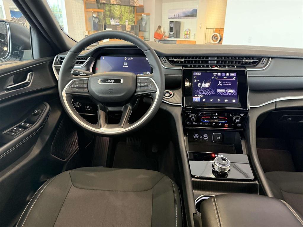 used 2025 Jeep Grand Cherokee car, priced at $36,500