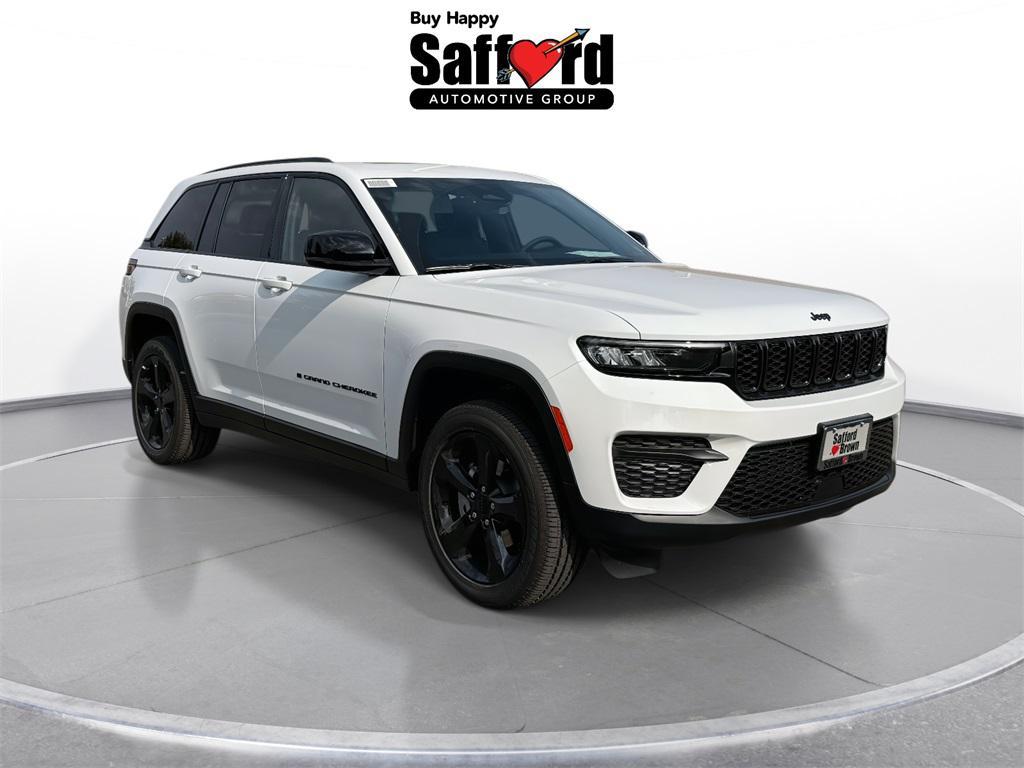 new 2025 Jeep Grand Cherokee car, priced at $40,295