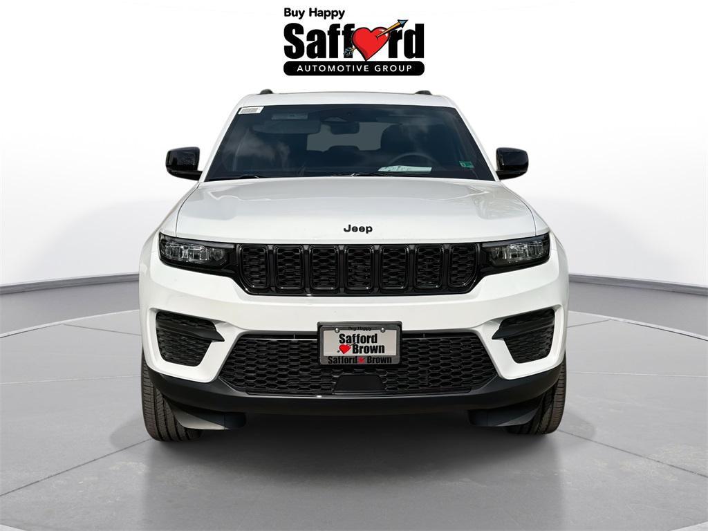 new 2025 Jeep Grand Cherokee car, priced at $40,295