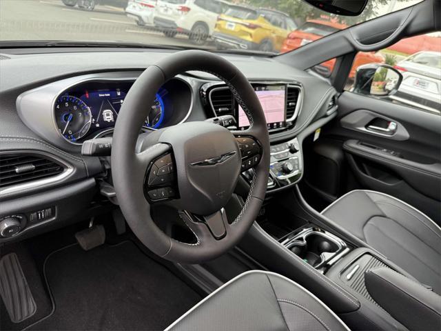 new 2025 Chrysler Pacifica car, priced at $47,571