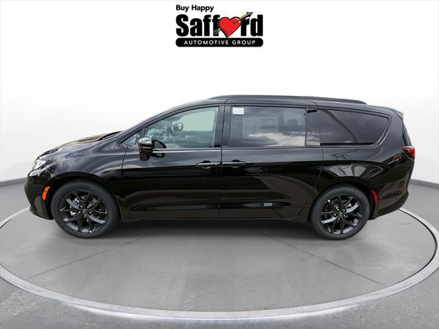 new 2025 Chrysler Pacifica car, priced at $47,571
