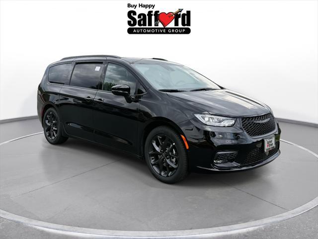 new 2025 Chrysler Pacifica car, priced at $47,571