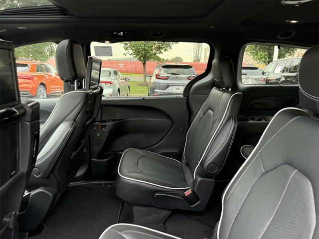 new 2025 Chrysler Pacifica car, priced at $47,571