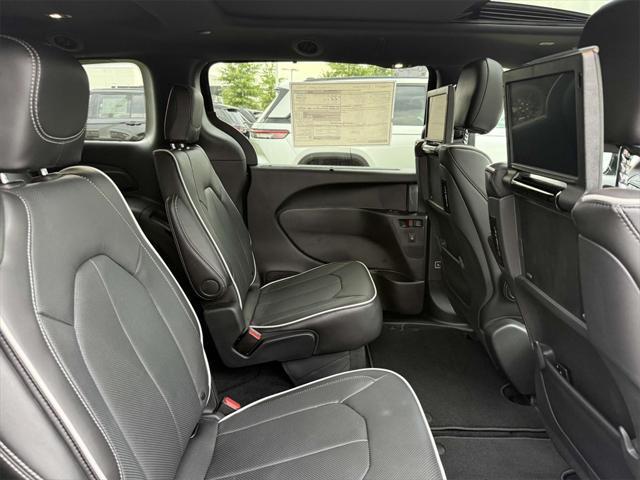 new 2025 Chrysler Pacifica car, priced at $47,571