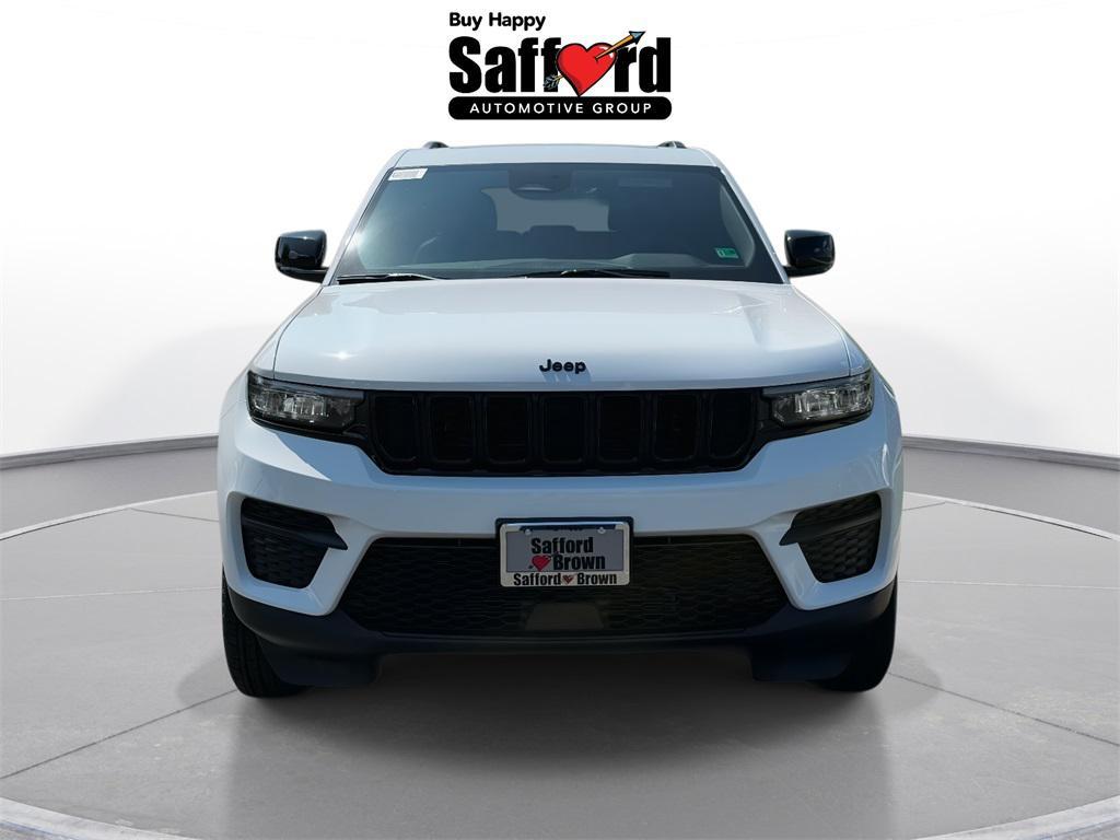 new 2025 Jeep Grand Cherokee car, priced at $38,395