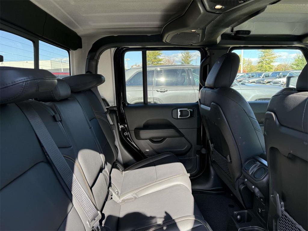 new 2025 Jeep Gladiator car, priced at $42,904