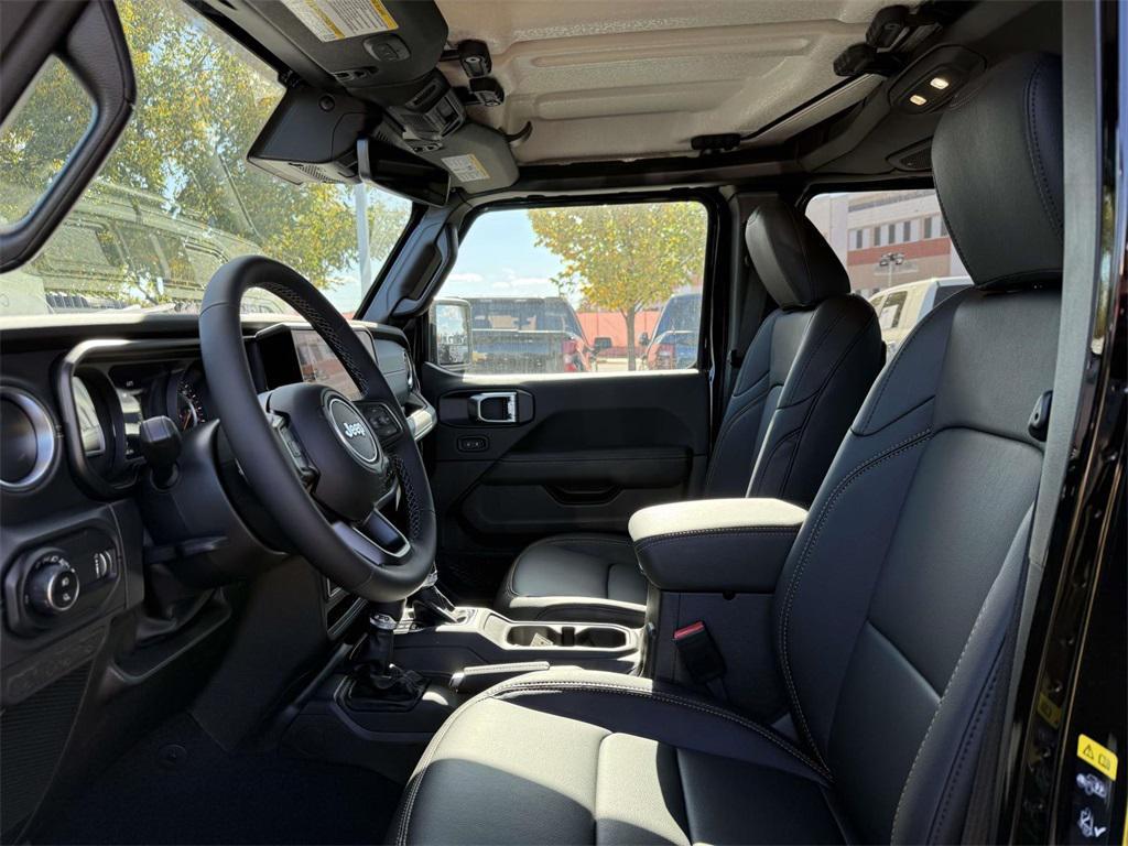 new 2025 Jeep Gladiator car, priced at $42,904