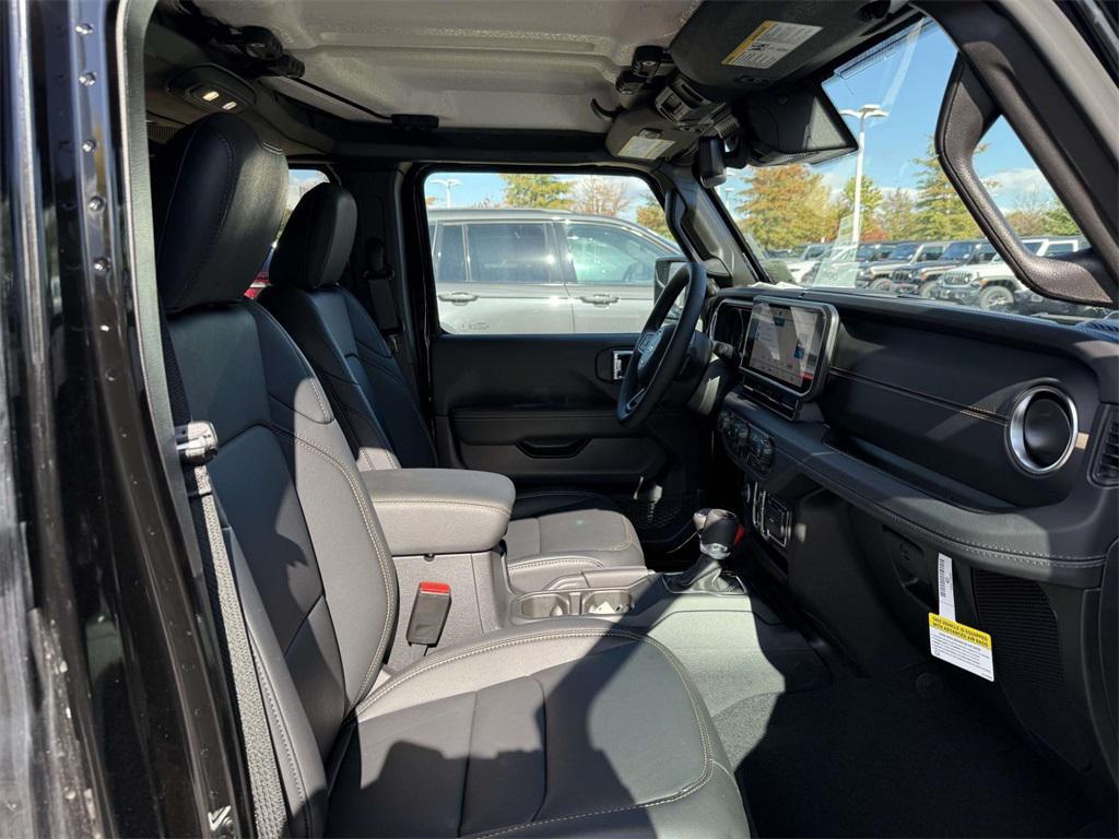 new 2025 Jeep Gladiator car, priced at $42,904