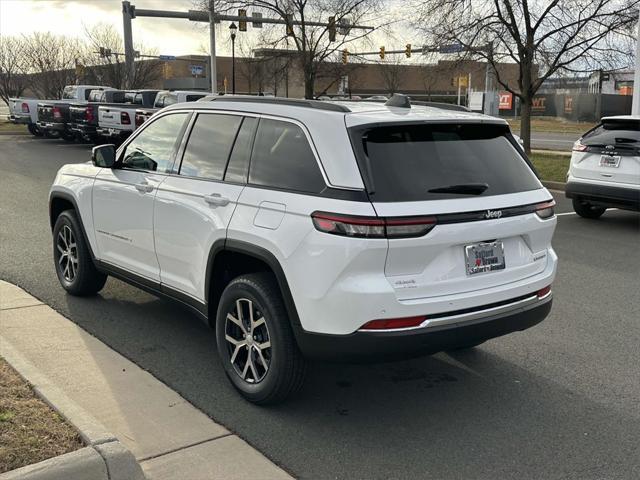 new 2025 Jeep Grand Cherokee car, priced at $45,701