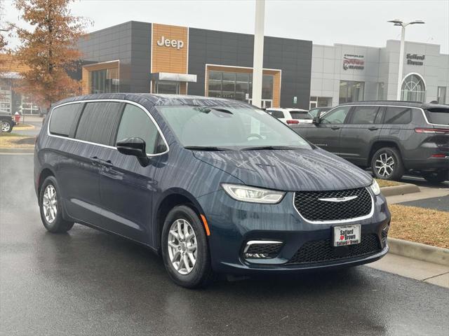 new 2025 Chrysler Pacifica car, priced at $40,331