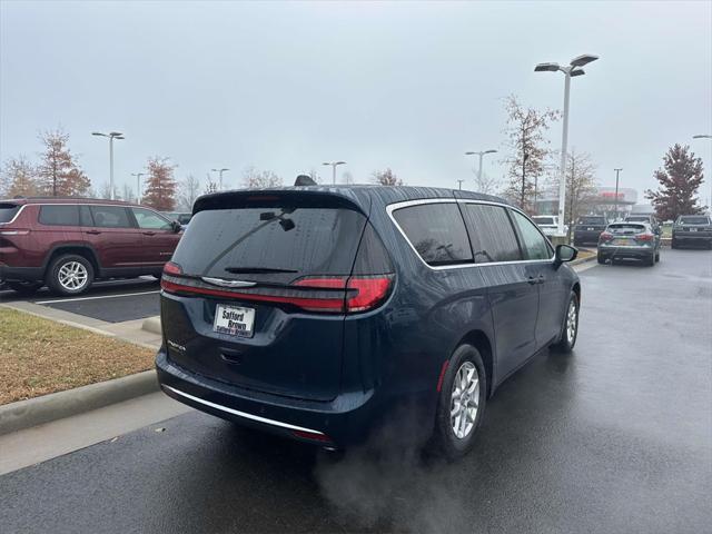 new 2025 Chrysler Pacifica car, priced at $39,831