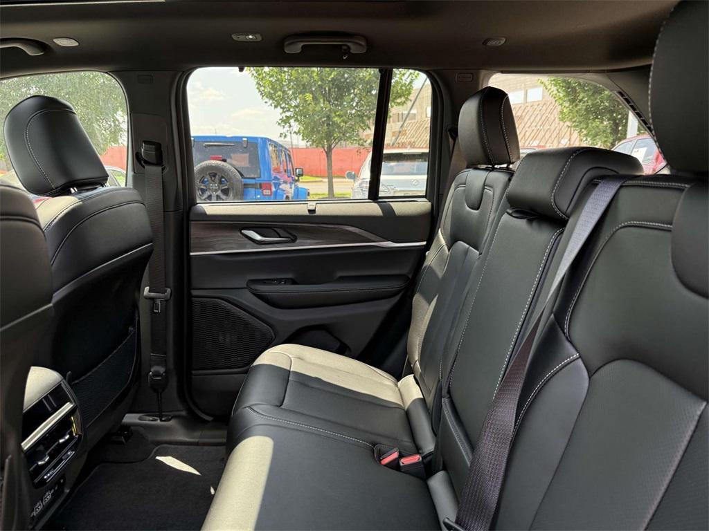 new 2025 Jeep Grand Cherokee car, priced at $46,486