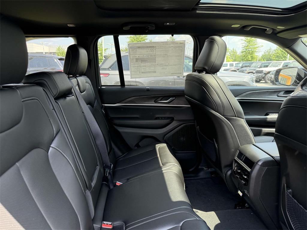 new 2025 Jeep Grand Cherokee car, priced at $46,486