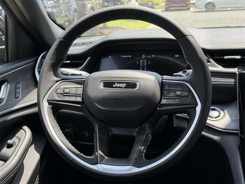 new 2025 Jeep Grand Cherokee car, priced at $46,486