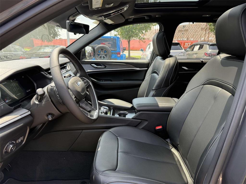 new 2025 Jeep Grand Cherokee car, priced at $46,486