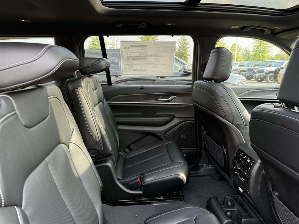new 2025 Jeep Grand Cherokee L car, priced at $51,498
