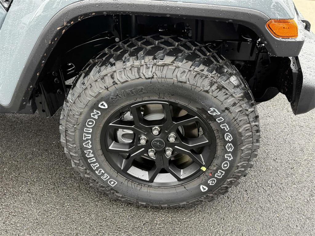 new 2025 Jeep Gladiator car, priced at $44,752
