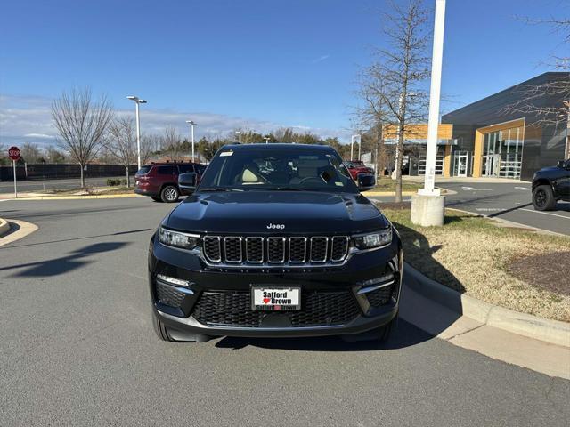 new 2025 Jeep Grand Cherokee car, priced at $48,000