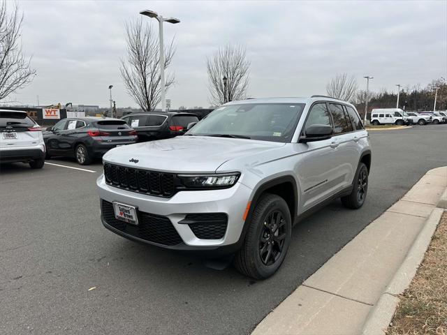 new 2025 Jeep Grand Cherokee car, priced at $40,405