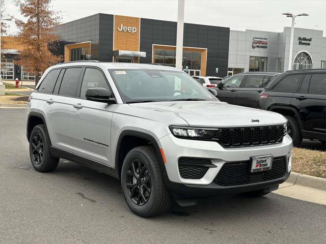 new 2025 Jeep Grand Cherokee car, priced at $40,405