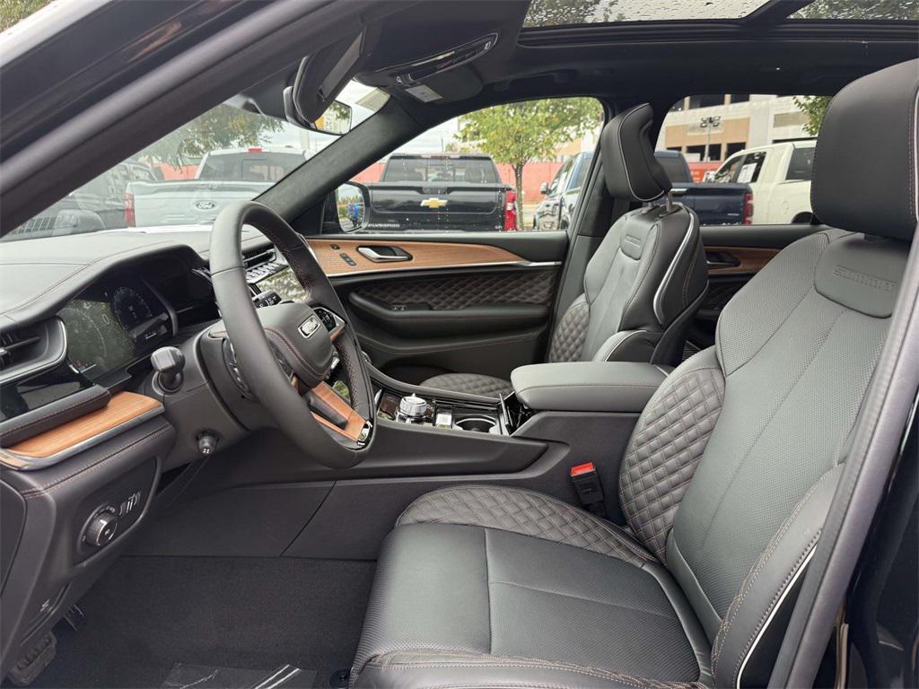 new 2025 Jeep Grand Cherokee car, priced at $57,286