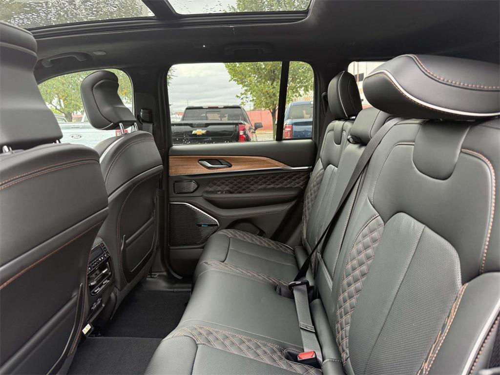 new 2025 Jeep Grand Cherokee car, priced at $57,286