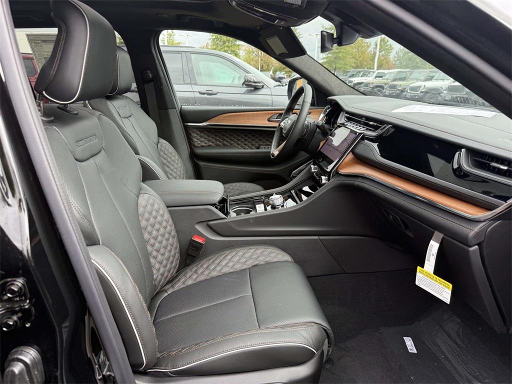new 2025 Jeep Grand Cherokee car, priced at $57,286