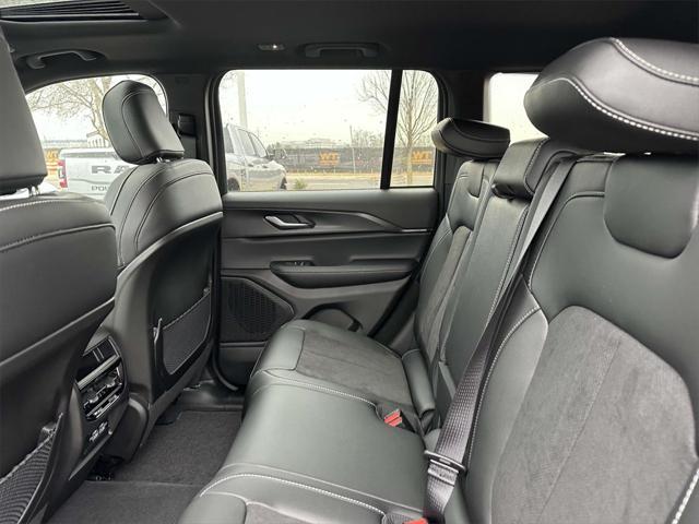 new 2025 Jeep Grand Cherokee car, priced at $39,885