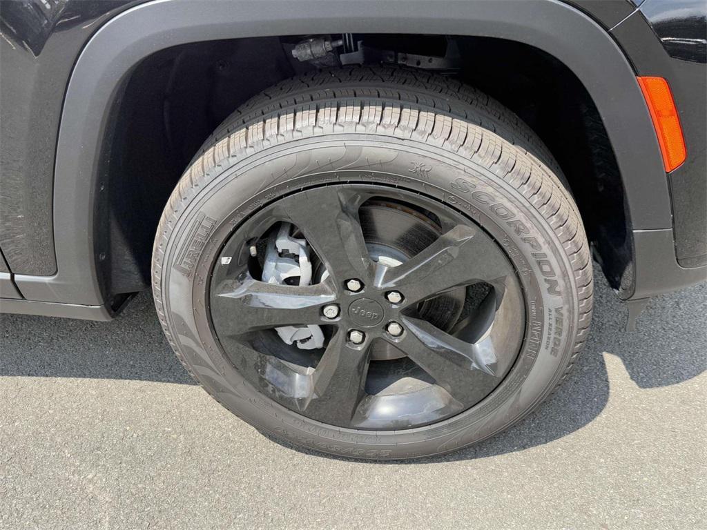 new 2025 Jeep Grand Cherokee L car, priced at $44,661