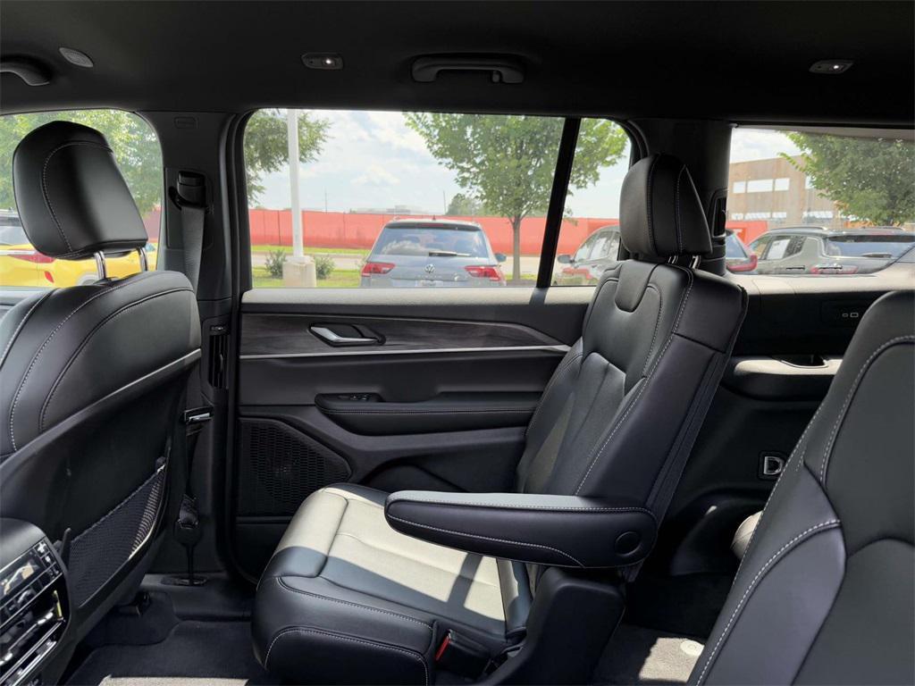 new 2025 Jeep Grand Cherokee L car, priced at $44,661