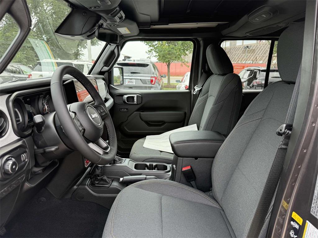 new 2025 Jeep Wrangler car, priced at $48,557