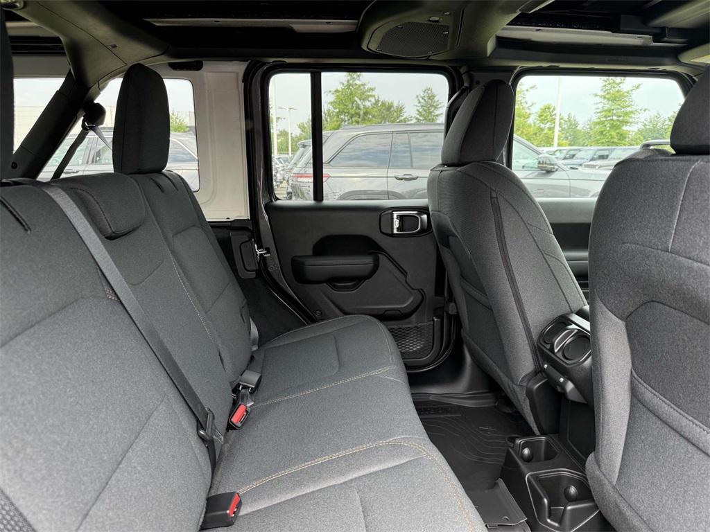 new 2025 Jeep Wrangler car, priced at $48,557