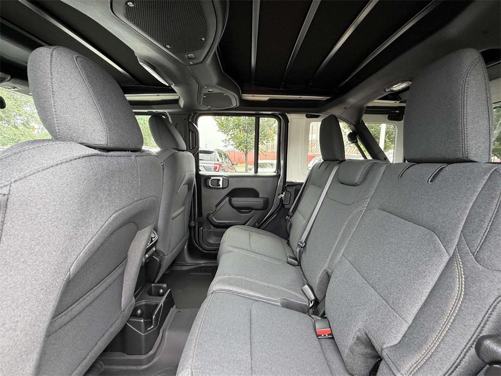 new 2025 Jeep Wrangler car, priced at $48,557