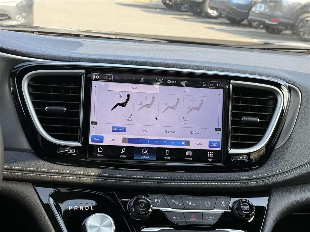 new 2025 Chrysler Pacifica car, priced at $40,486