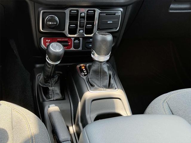 new 2025 Jeep Gladiator car, priced at $46,000