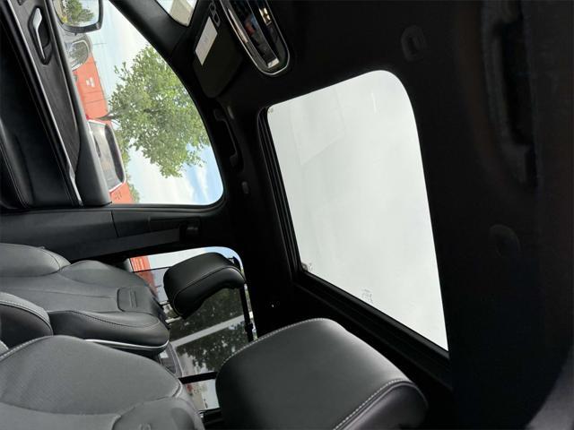 new 2025 Jeep Grand Cherokee car, priced at $53,686